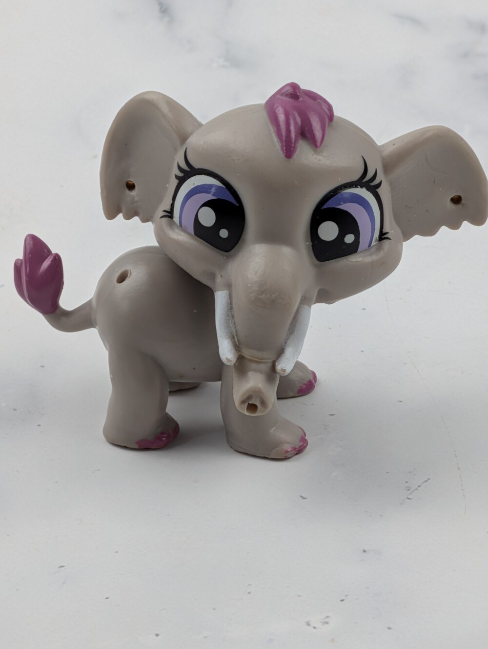 Littlest Pet Shop (LPS) gray elephant Fletcher von Trunk #3816